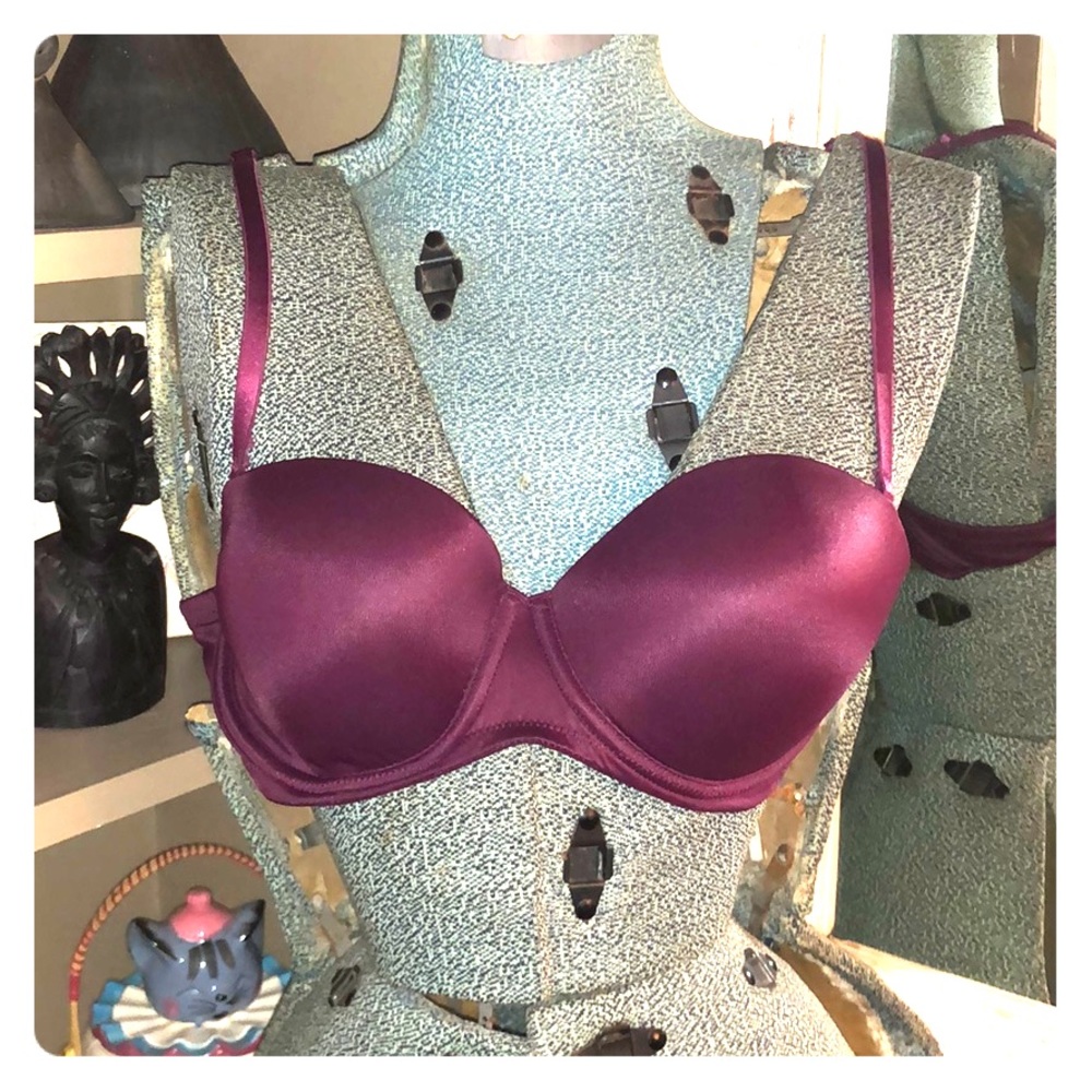 Like New Victoria’s Secret Burgundy Bra 36B